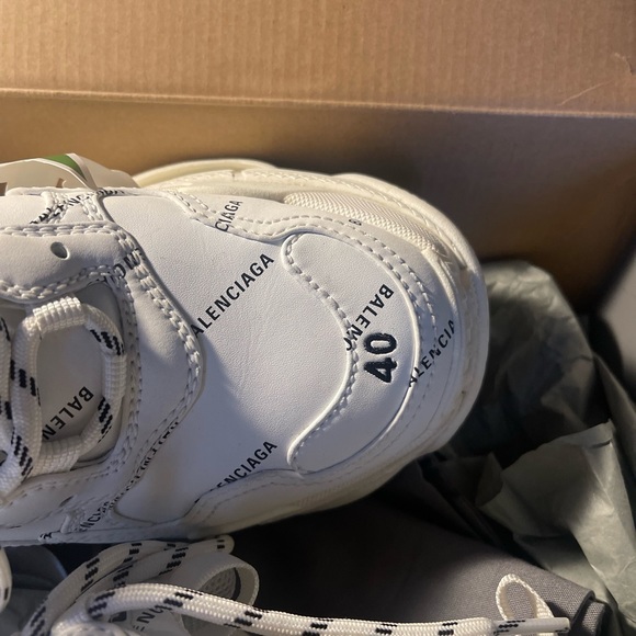Balenciaga Triple S - Picture 13 of 15